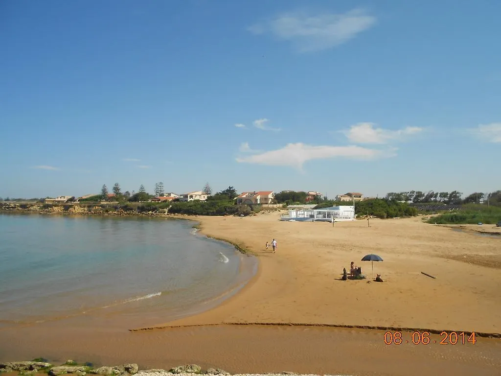Holiday home Vista Mare Tra I Luoghi Di Montalbano